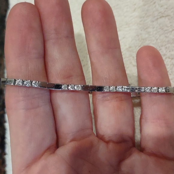 14 Kt White Gold Diamond Tennis Bracelet - Picture 10 of 10